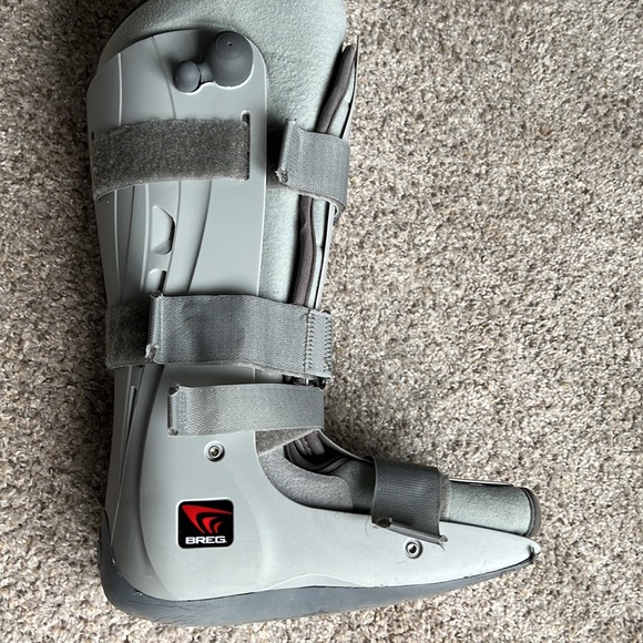 Aircast/Walker Boot Bundle: Breg AirCast, Walker Boot Cover, Post-op shoe, Small - Picture 3 of 6